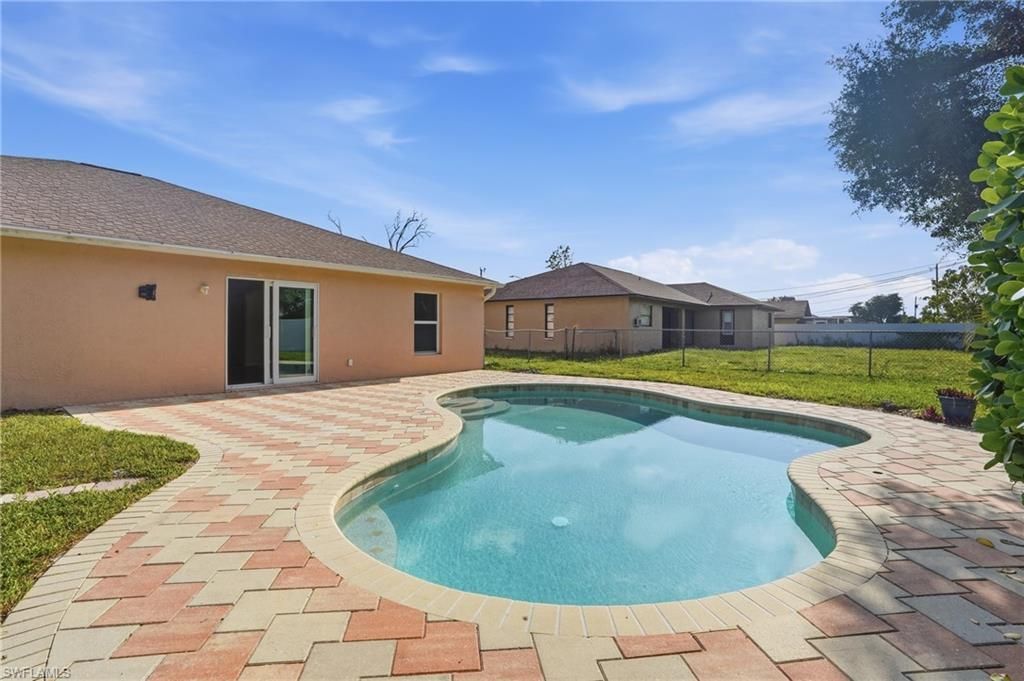2004 NE 5th Ter, Cape Coral, FL 33909 Photo
