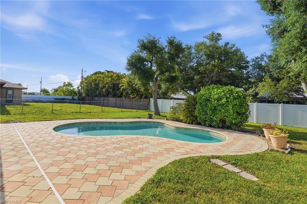 2004 NE 5th Ter, Cape Coral, FL 33909 Photo