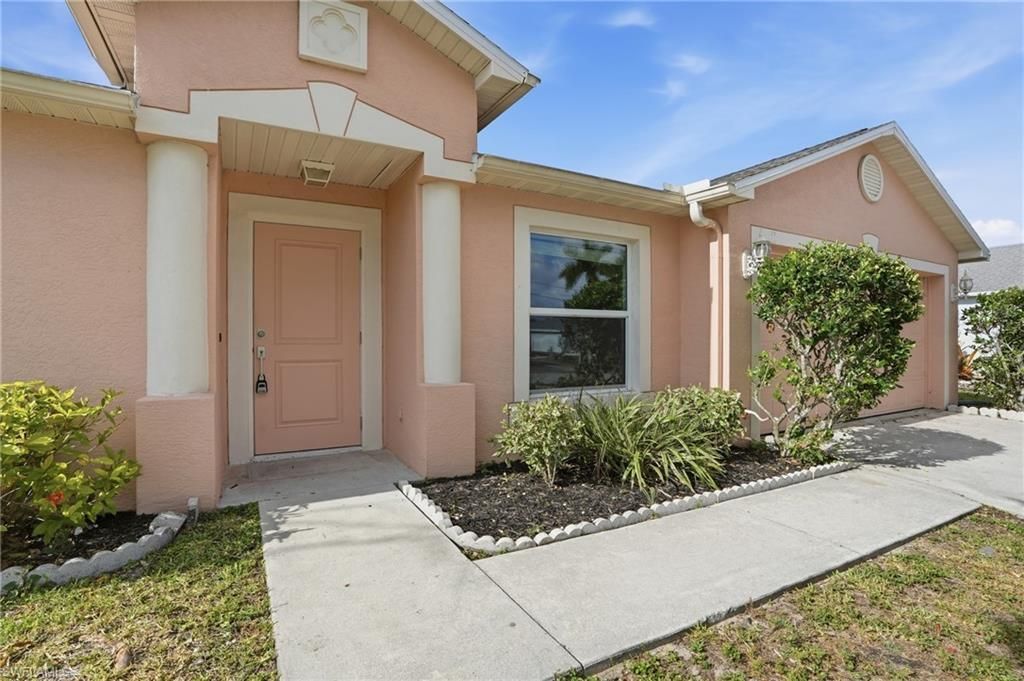 2004 NE 5th Ter, Cape Coral, FL 33909 Photo