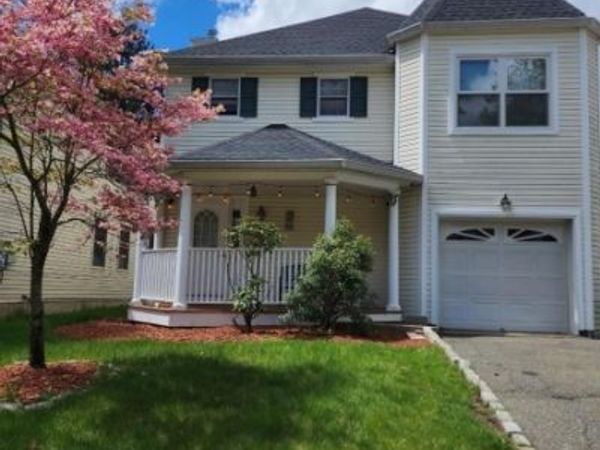 26 Wakefield Pl, Caldwell, NJ 07006