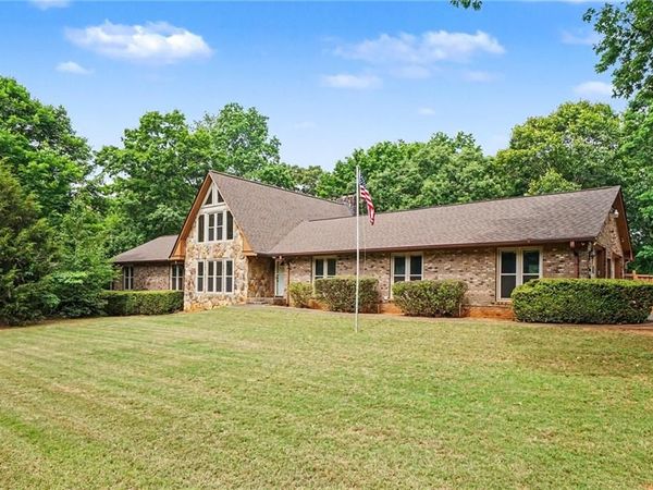 3135 Heritage Crossing Drive, Buford, GA 30519