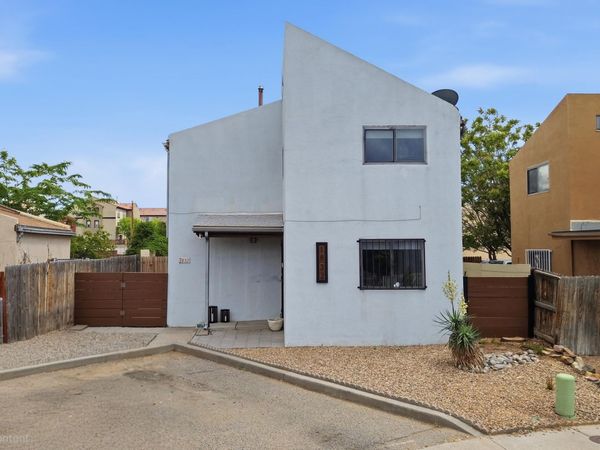 1832 Vail Court SE, Albuquerque, NM 87106