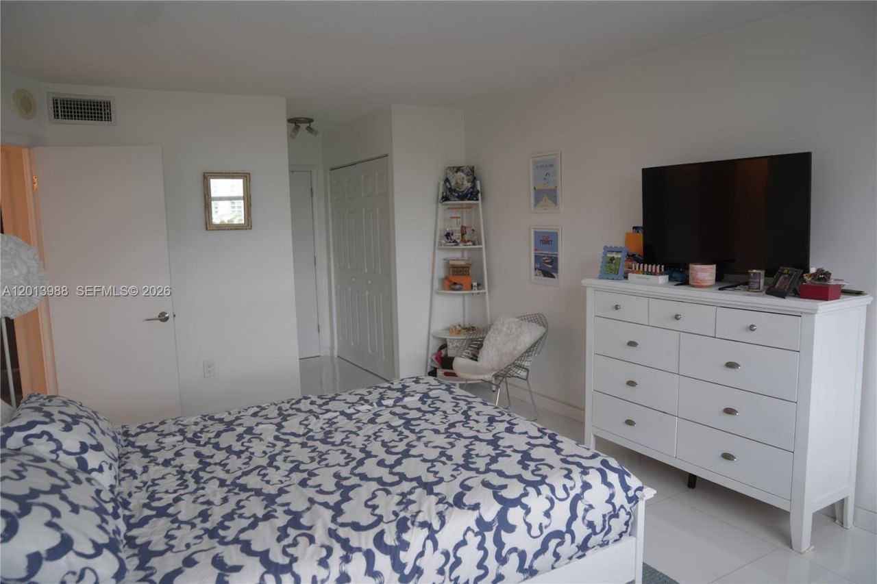 2851 NE 183rd St , Unit 1107E, Aventura, FL 33160 Photo