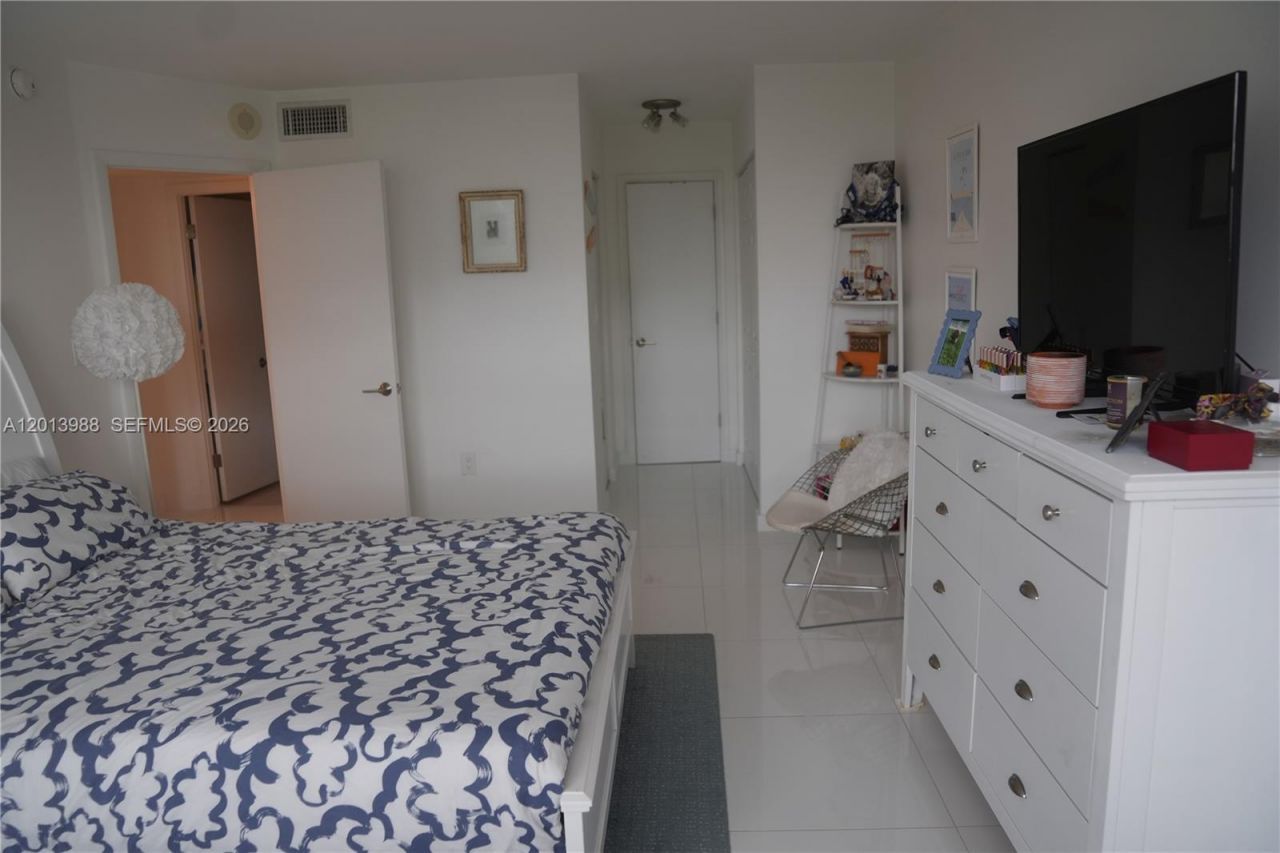 2851 NE 183rd St , Unit 1107E, Aventura, FL 33160 Photo