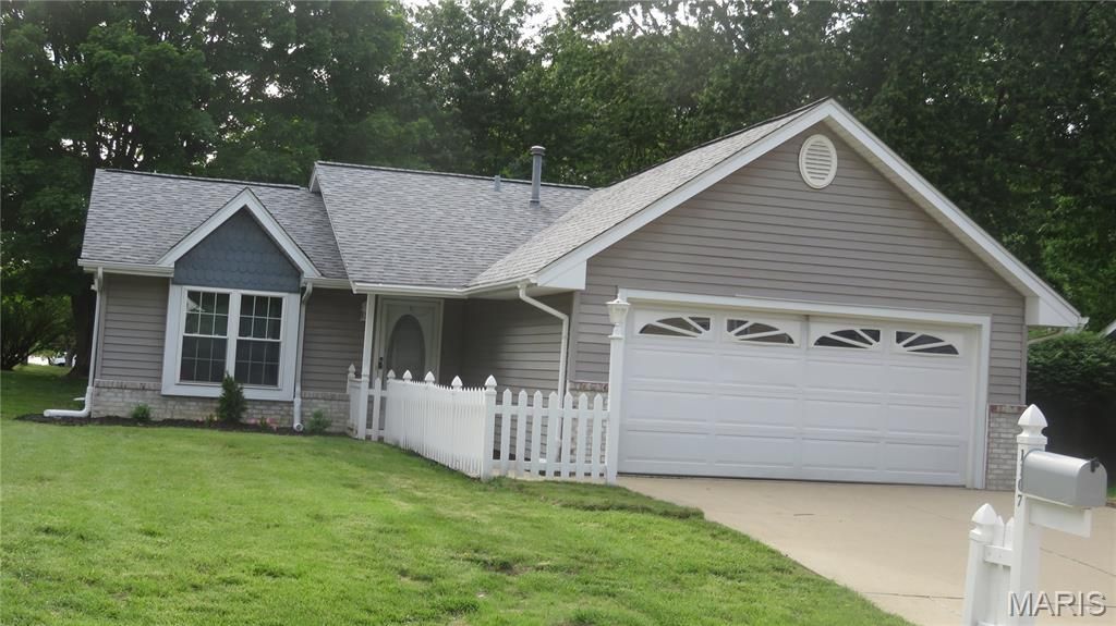 1107 Jacquelyn Court, Maryville, IL 62062 Main Photo