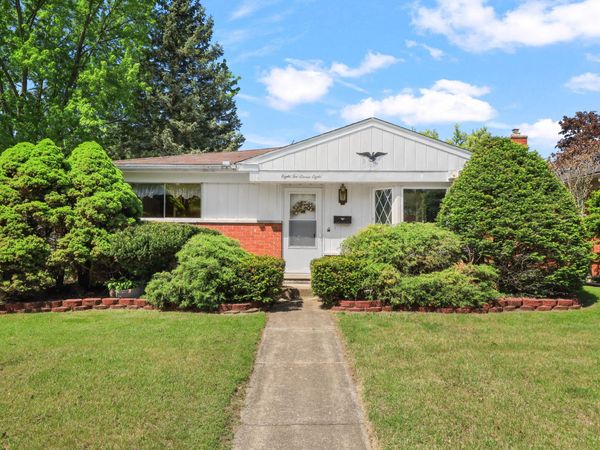 8278 Mills Street, Taylor, MI 48180