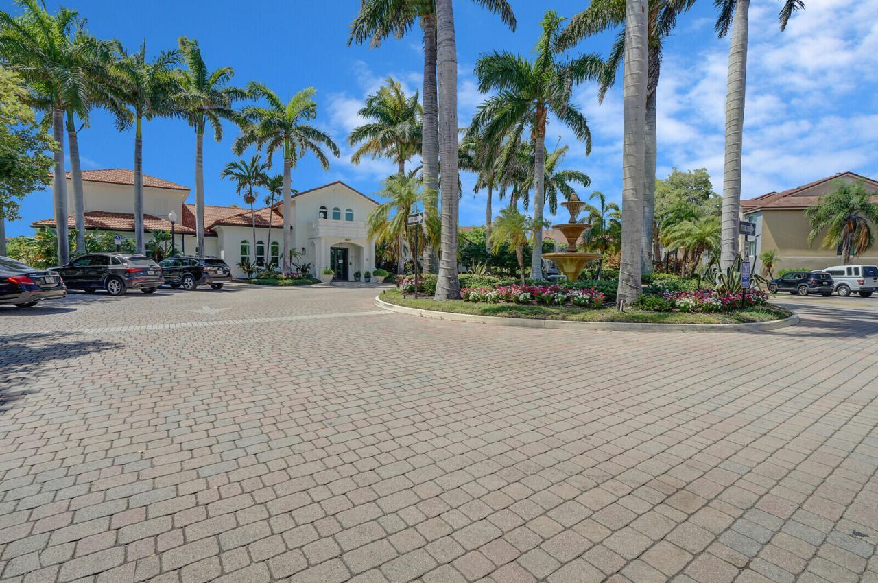 611 Villa Circle, Boynton Beach, FL 33435 Photo