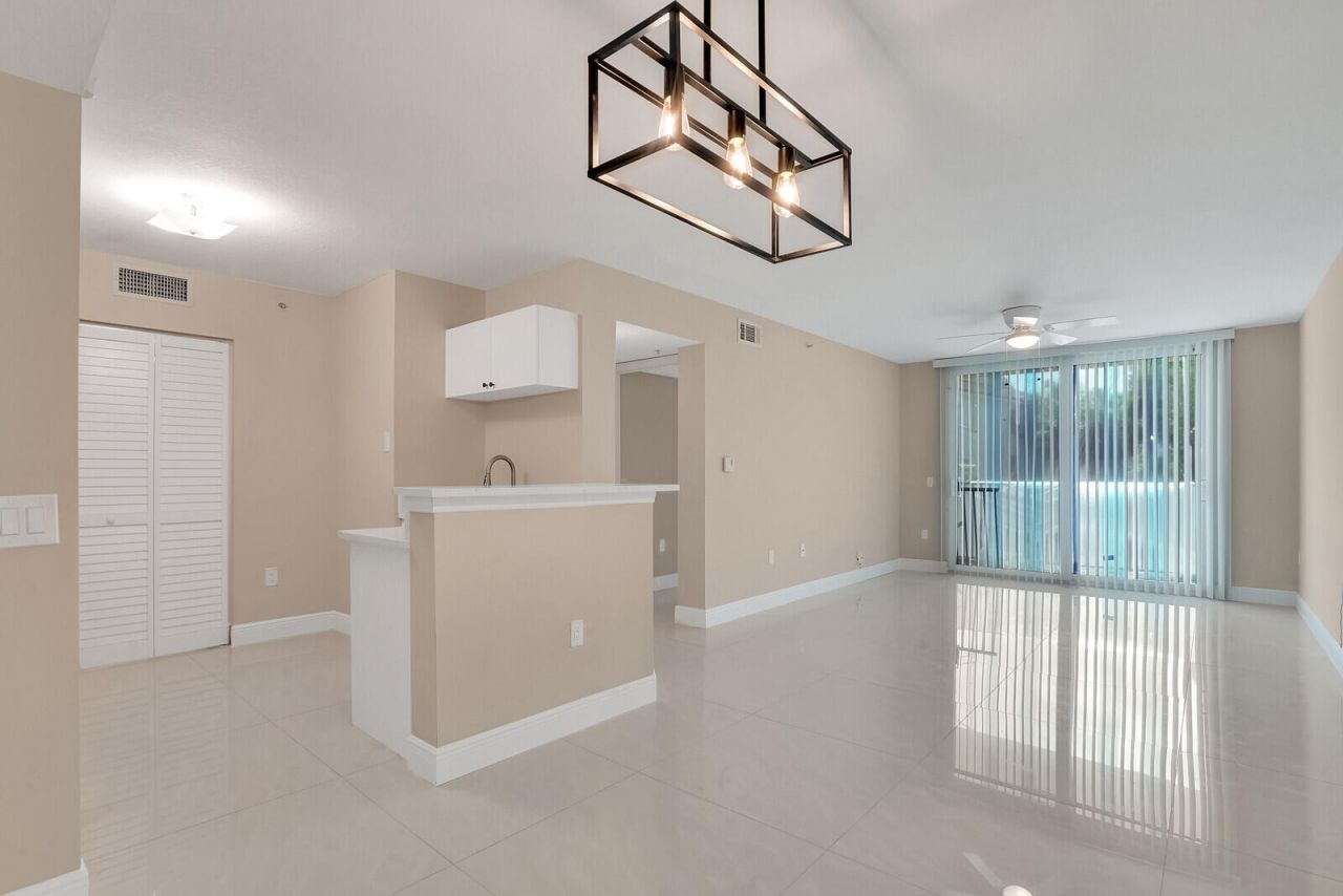 611 Villa Circle, Boynton Beach, FL 33435 Photo