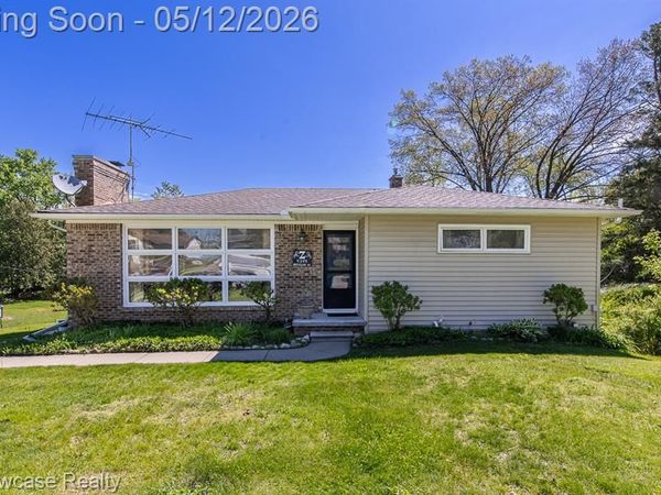 4344 Waterloo Street, Waterford Twp, MI 48329