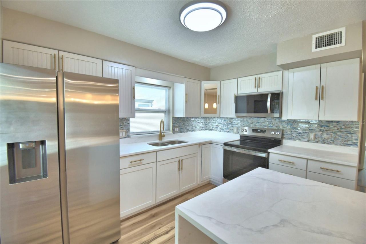 3553 Center Circle , Largo, FL 33774 Photo