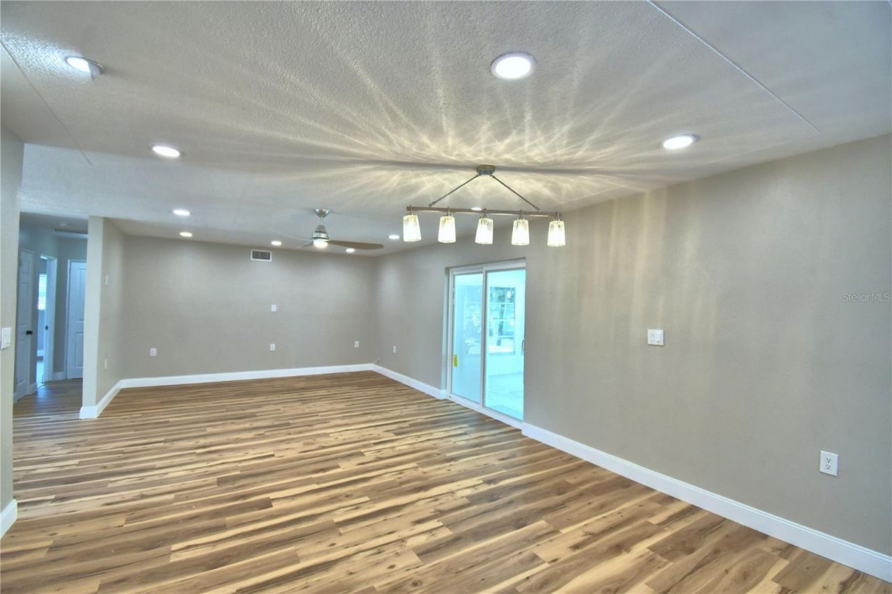 3553 Center Circle , Largo, FL 33774 Photo