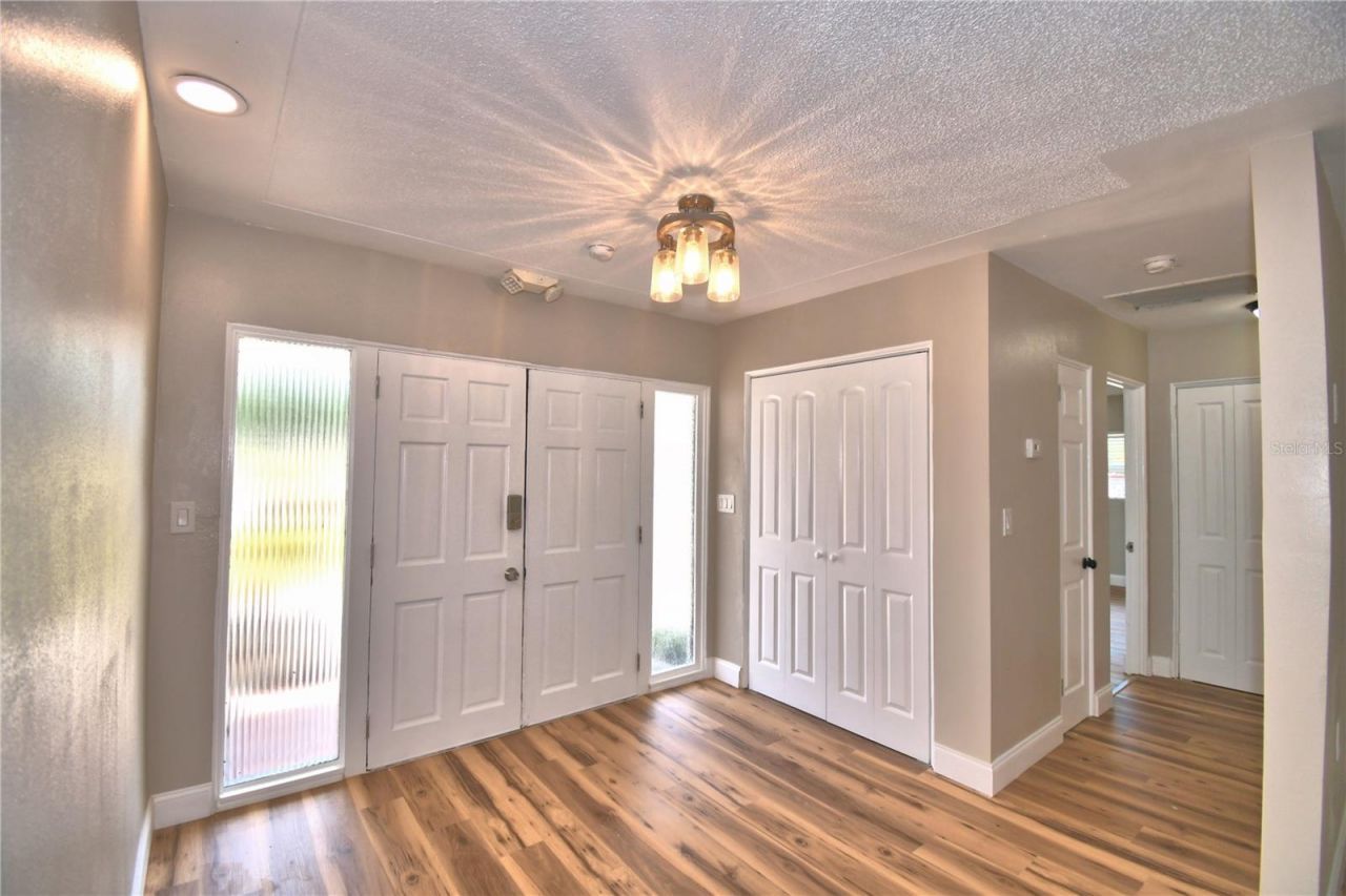 3553 Center Circle , Largo, FL 33774 Photo