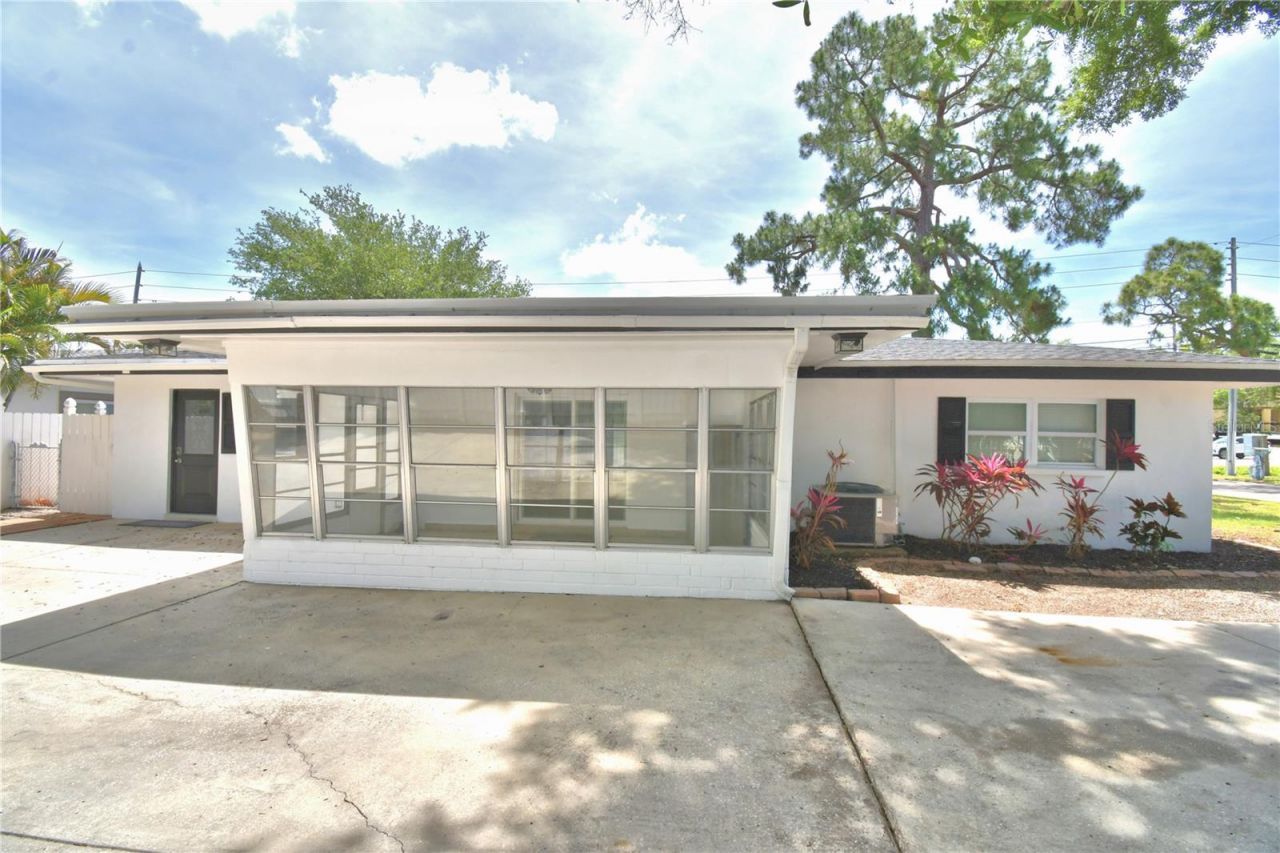 3553 Center Circle , Largo, FL 33774 Photo