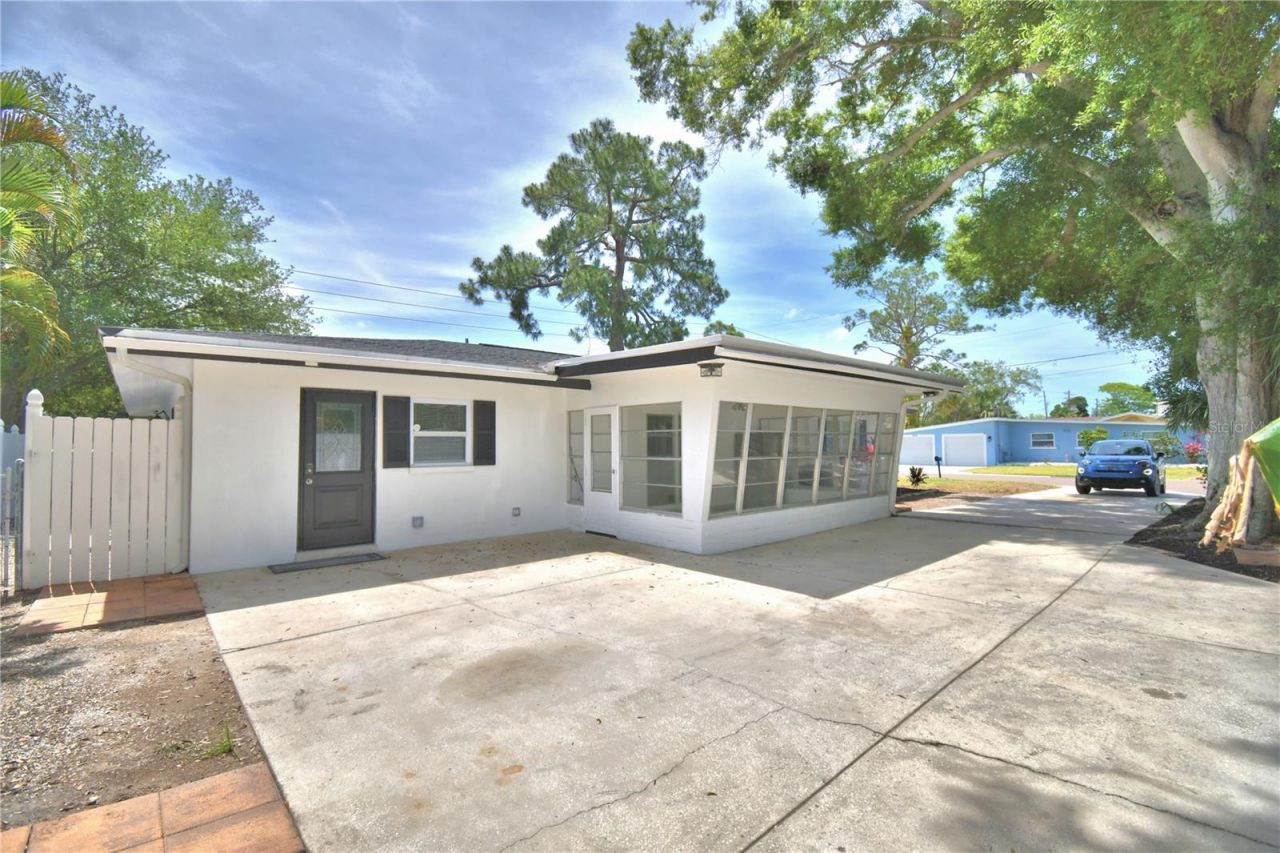 3553 Center Circle , Largo, FL 33774 Photo