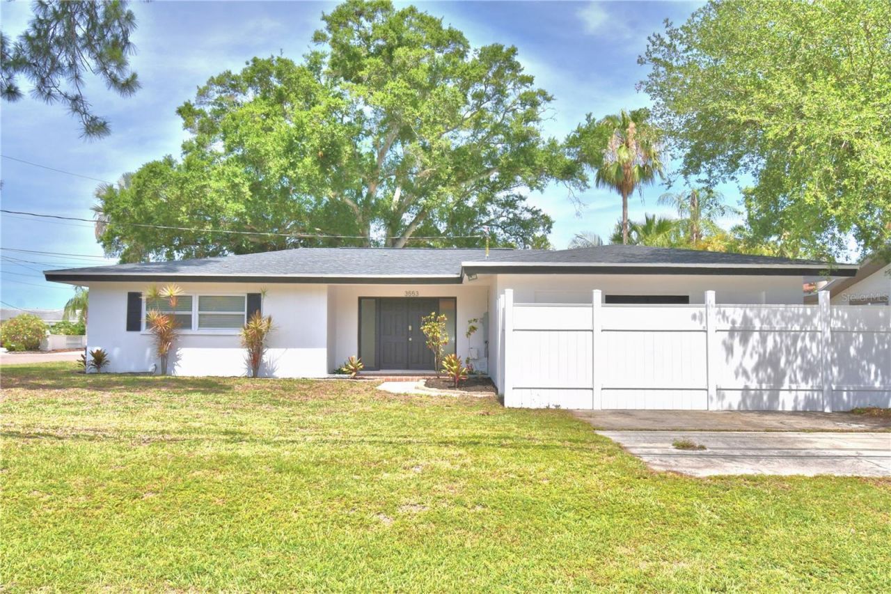 3553 Center Circle , Largo, FL 33774 Photo