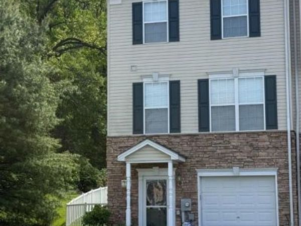 390 BRUAW DRIVE, YORK, PA 17406