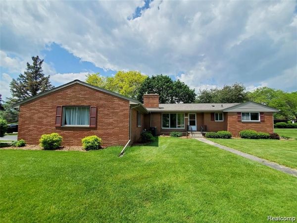 7124 Elmwood Drive, Grand Blanc Twp, MI 48439