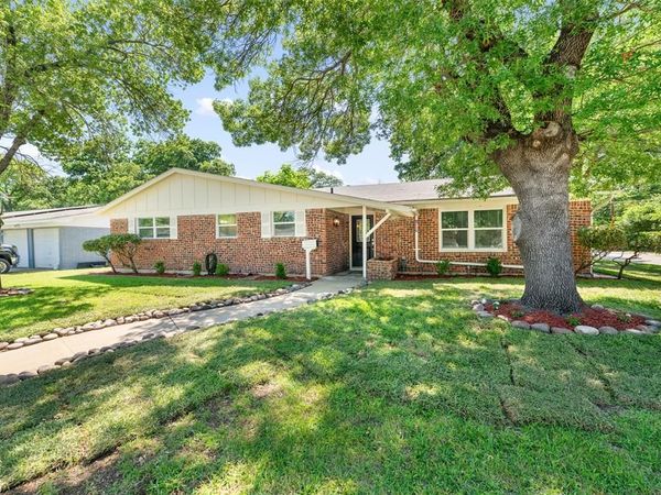 2133 Williams Place, Fort Worth, TX 76111