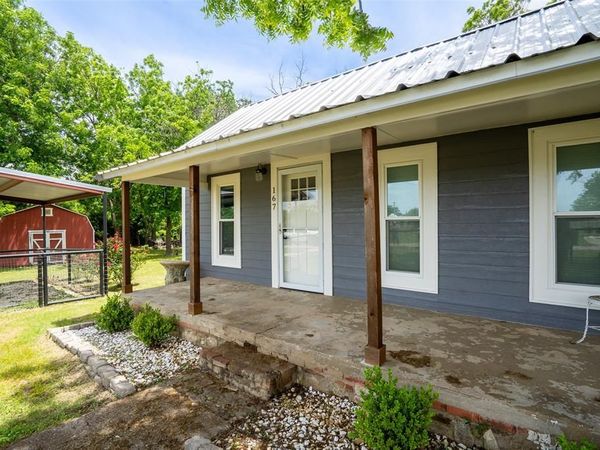 167 W Ross Street, Walnut Springs, TX 76690