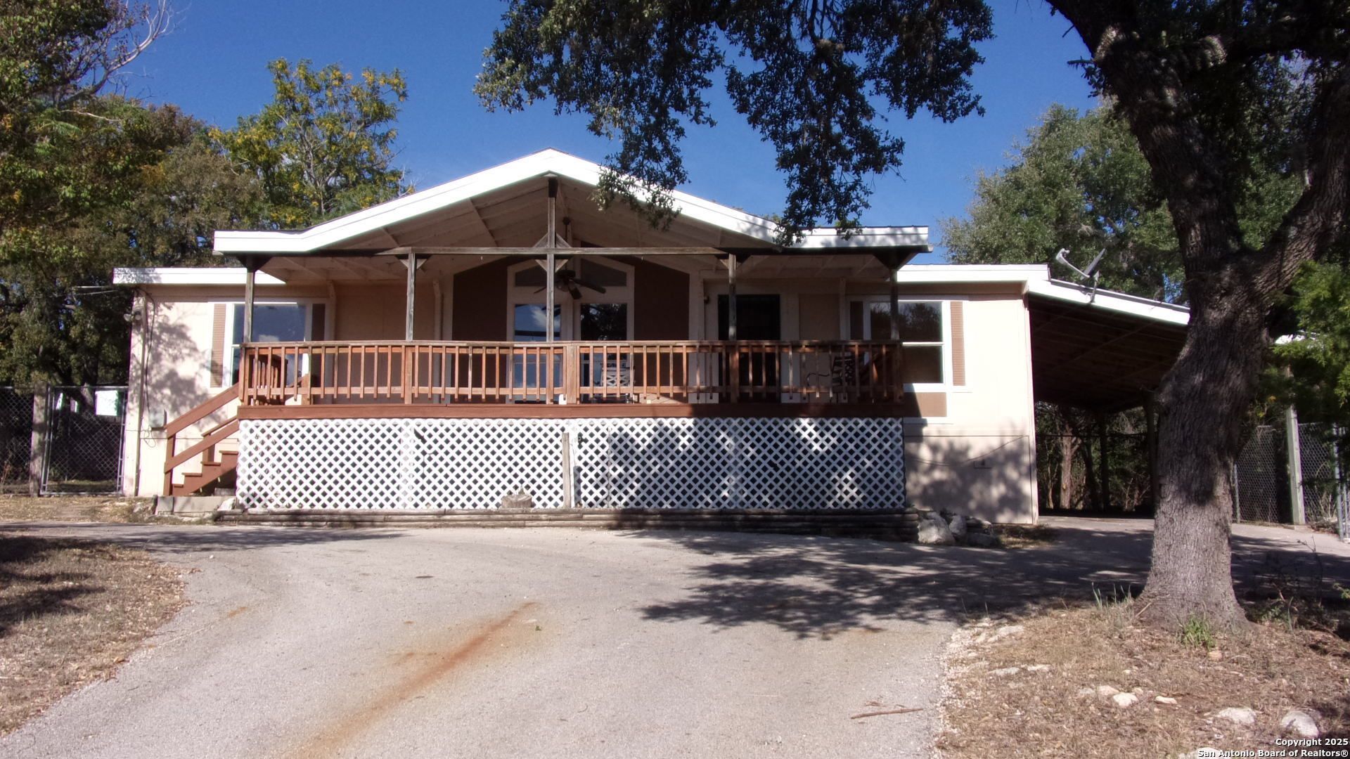 252 Sir Winston Dr, Canyon Lake, TX 78133 Main Photo