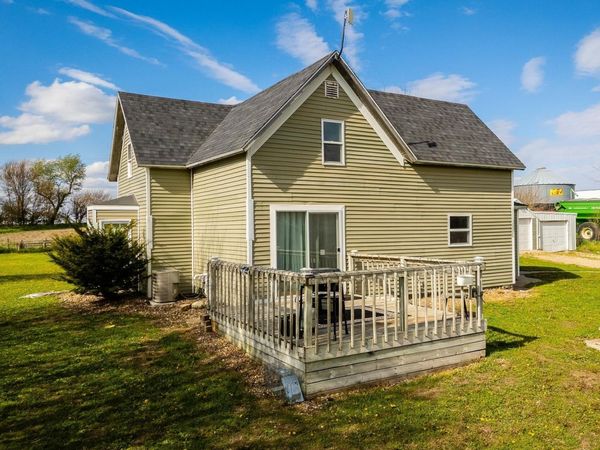 2405 II Avenue, Toledo, IA 52342