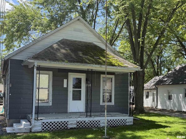 208 E Ebony Street, Thayer, IL 62615