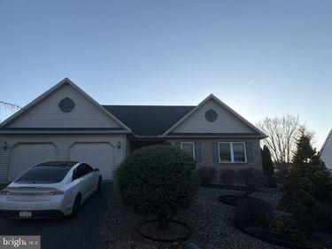 1006 LEANNE STREET, READING, PA 19605