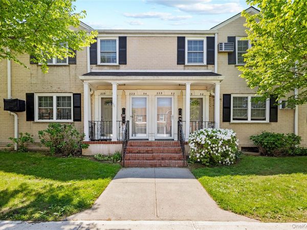 223-52 65th Avenue , Unit 52B, Oakland Gardens, NY 11364