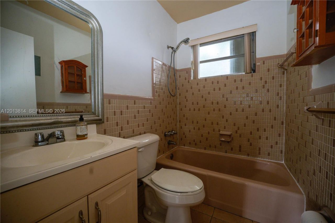 5825 Buchanan St , Unit 1, Hollywood, FL 33021 Photo