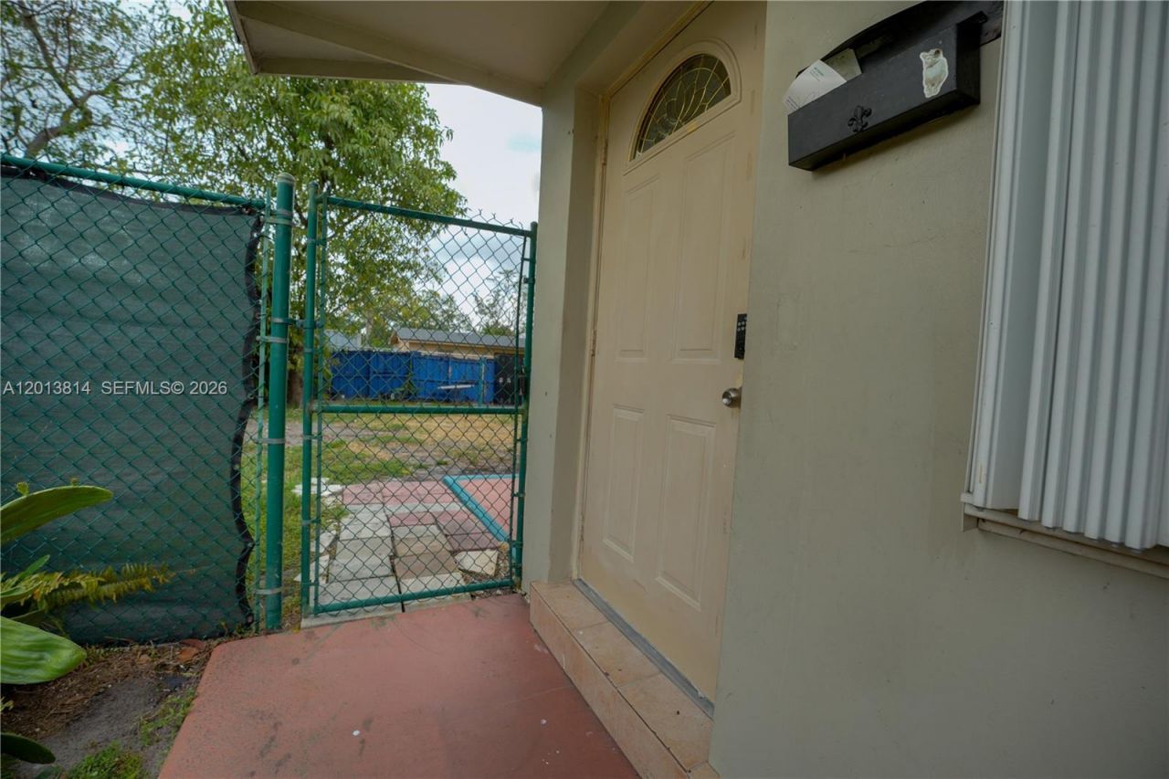 5825 Buchanan St , Unit 1, Hollywood, FL 33021 Photo