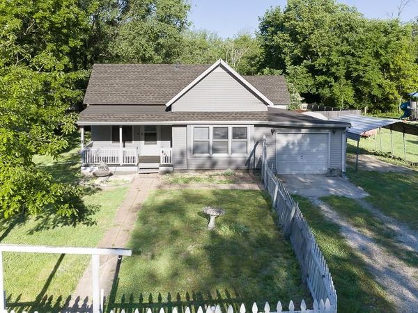 124 Gould Street, Tonganoxie, KS 66086
