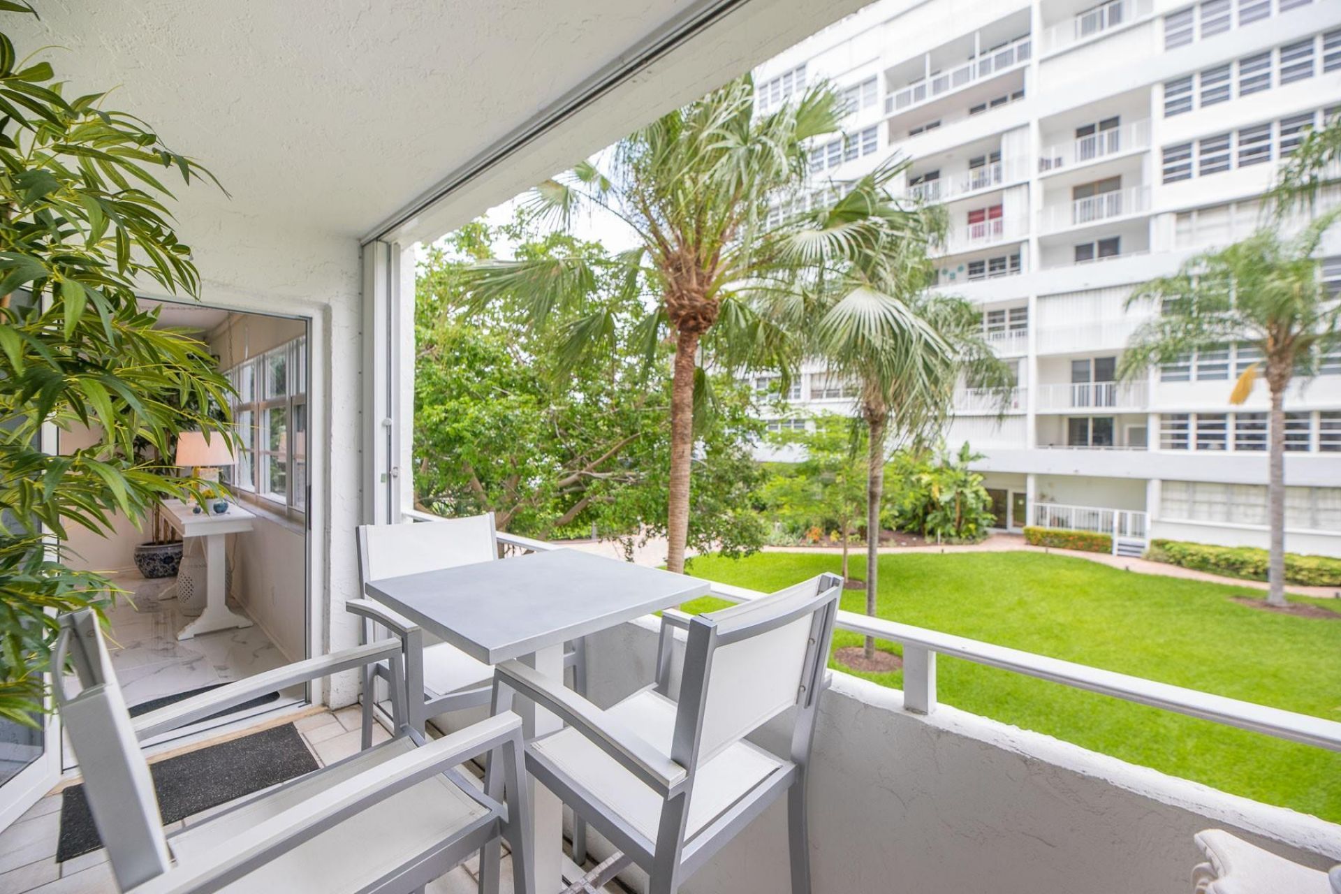1160 N Federal Highway, Unit 215, Fort Lauderdale, FL 33304 Photo