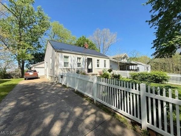 238 The Brooklands , Akron, OH 44305