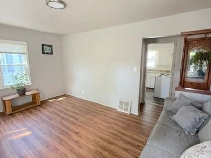 238 The Brooklands, Akron, OH 44305 Photo 4