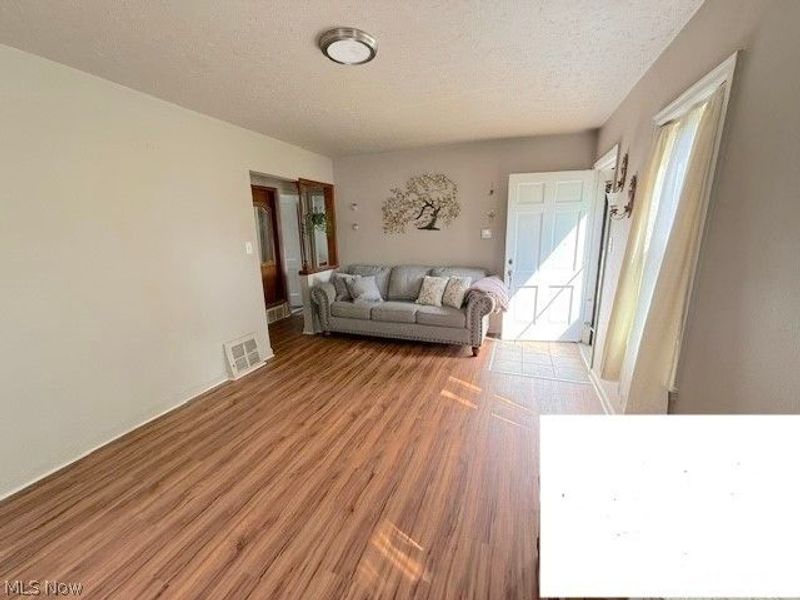 238 The Brooklands, Akron, OH 44305 Photo 7