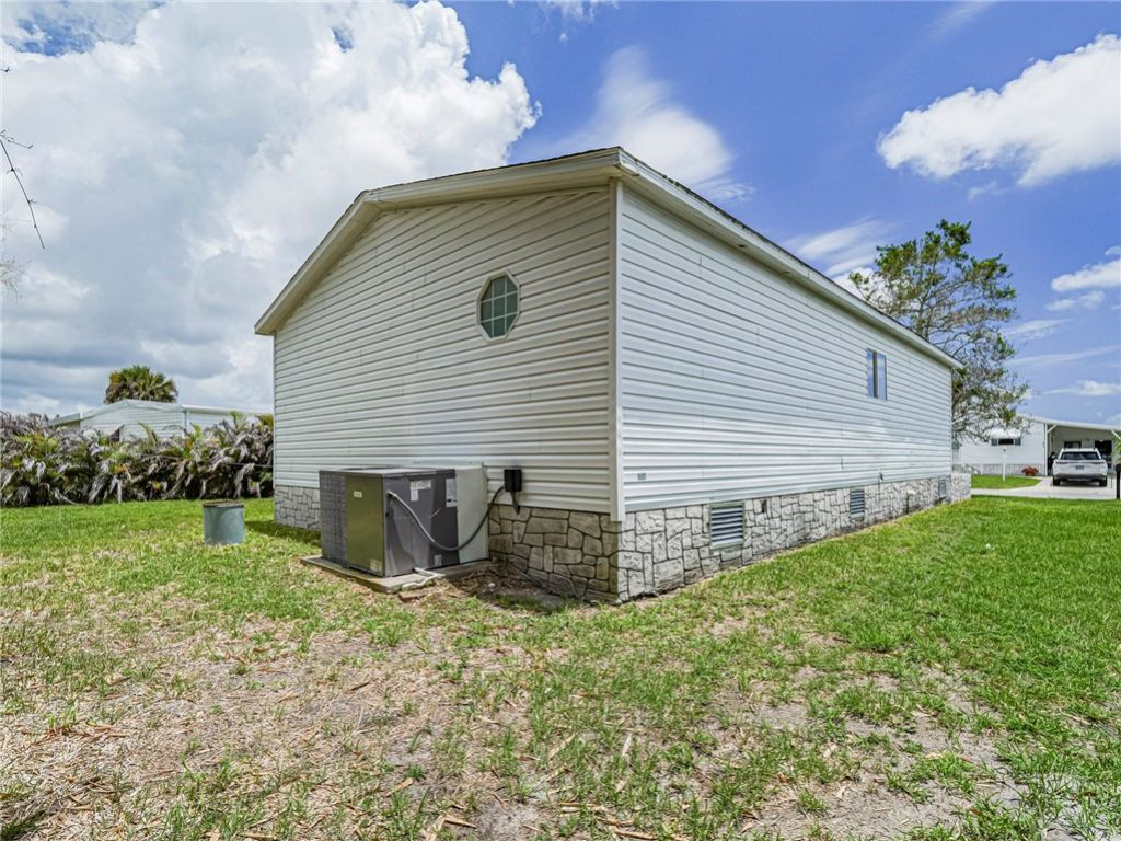 818 Thrush Circle, Sebastian, FL 32976 Photo