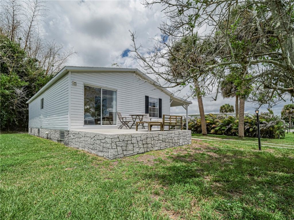 818 Thrush Circle, Sebastian, FL 32976 Photo