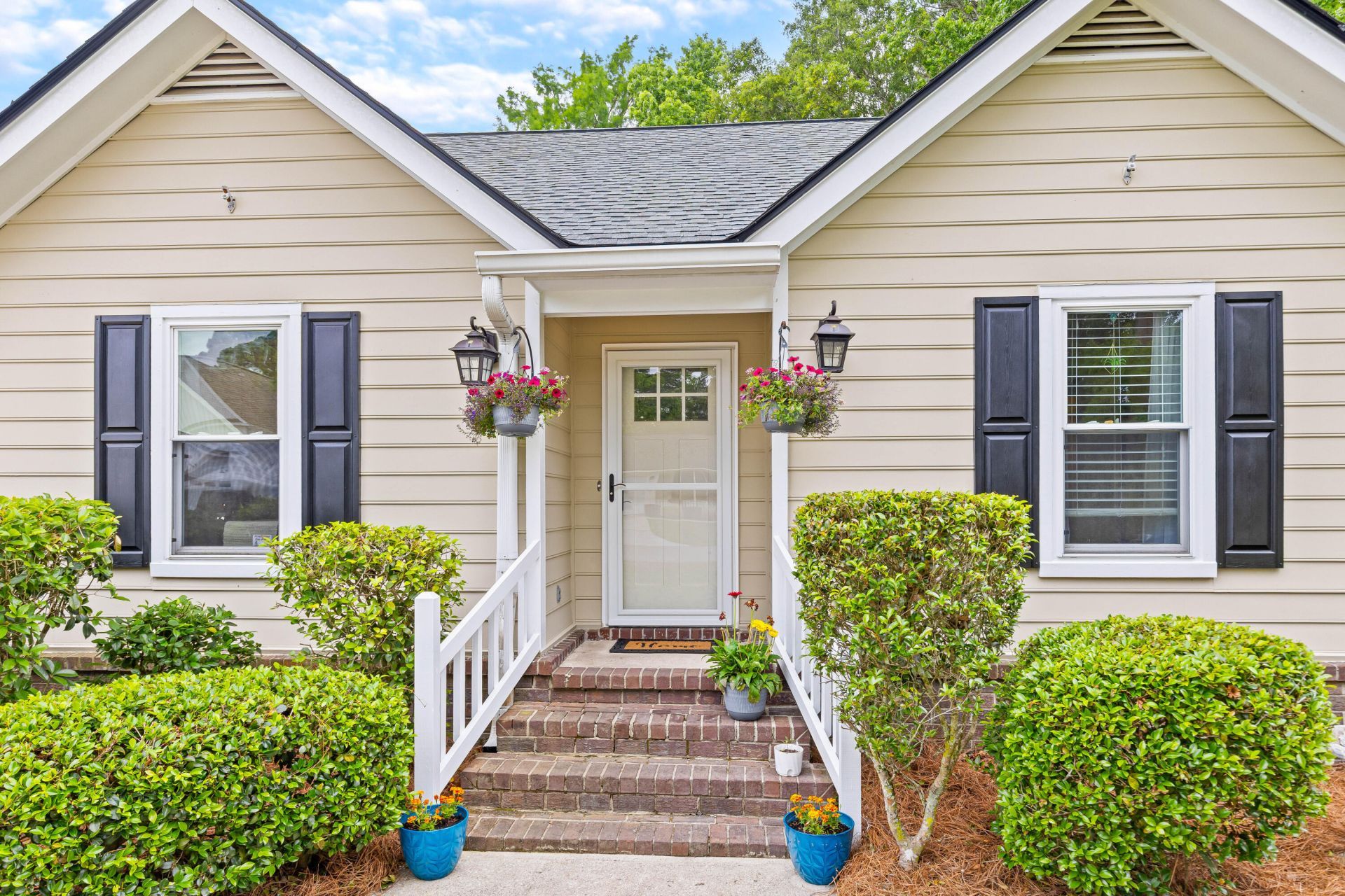 1535 Kentwood Circle Photo 4