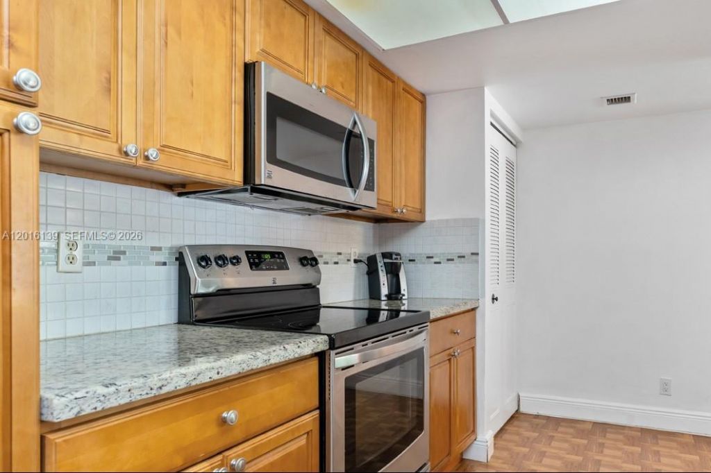 825 Egret Cir, Unit 110, Delray Beach, FL 33444 Photo