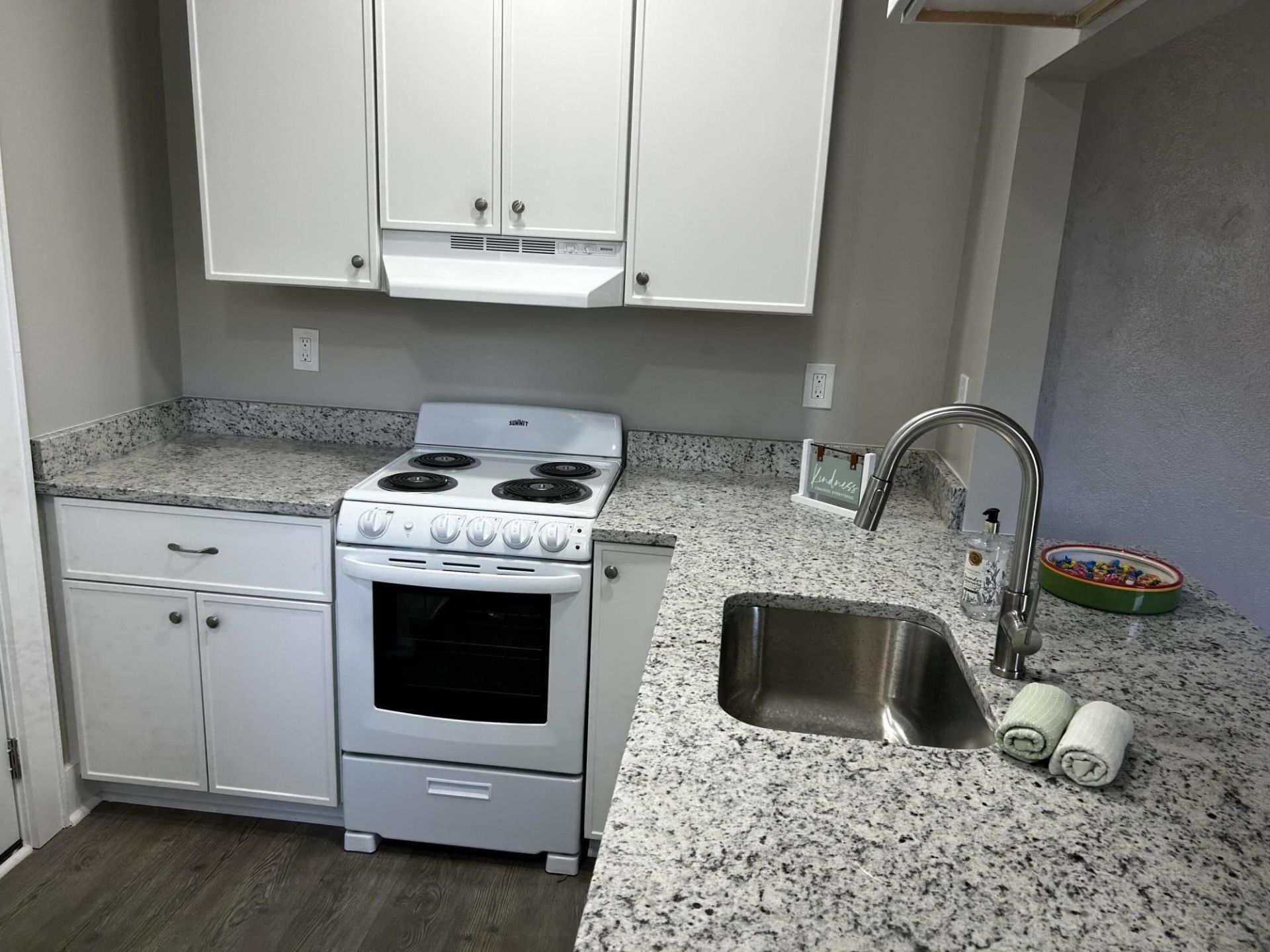 2319 Kent Avenue Photo 13