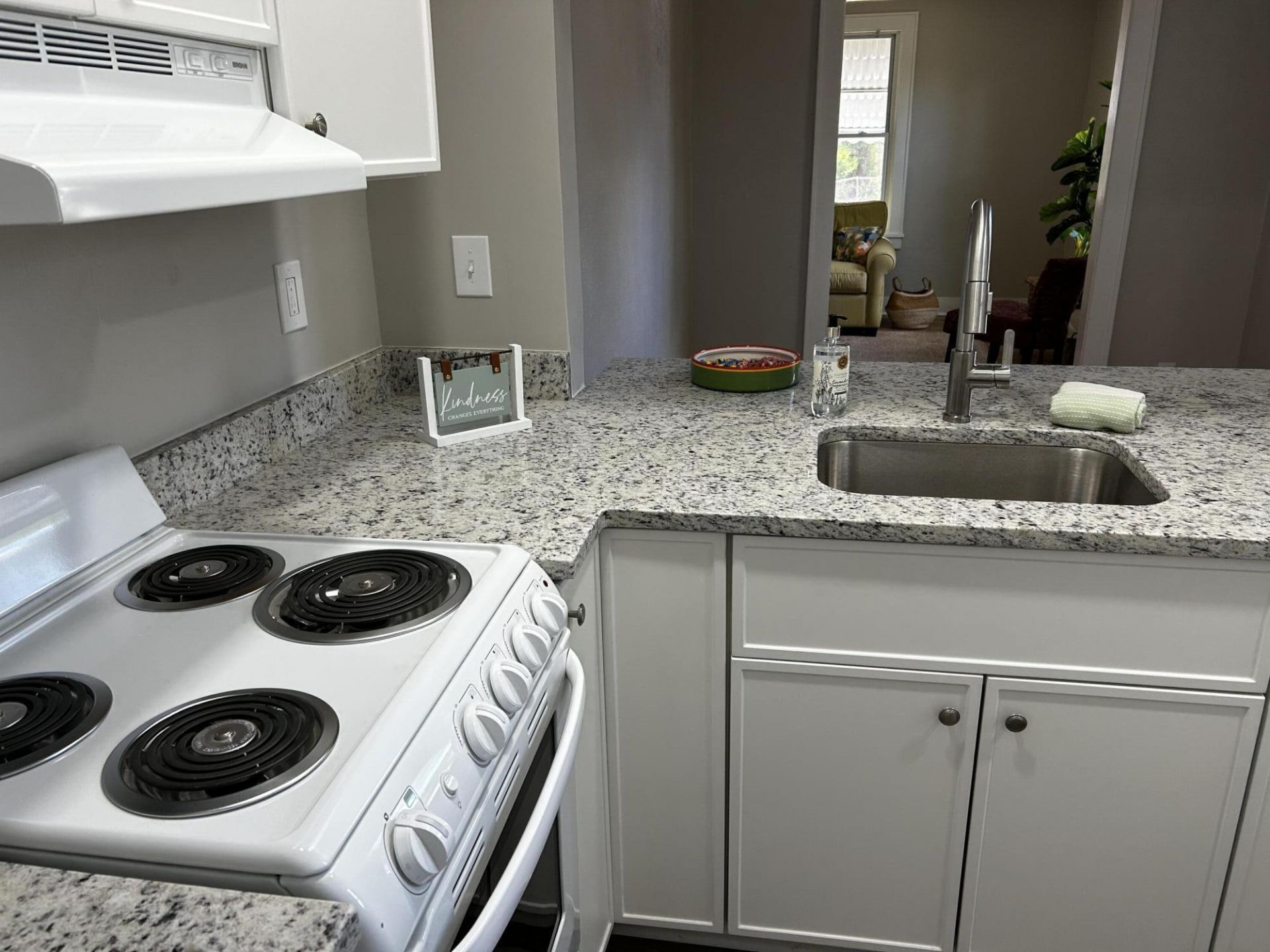 2319 Kent Avenue Photo 14