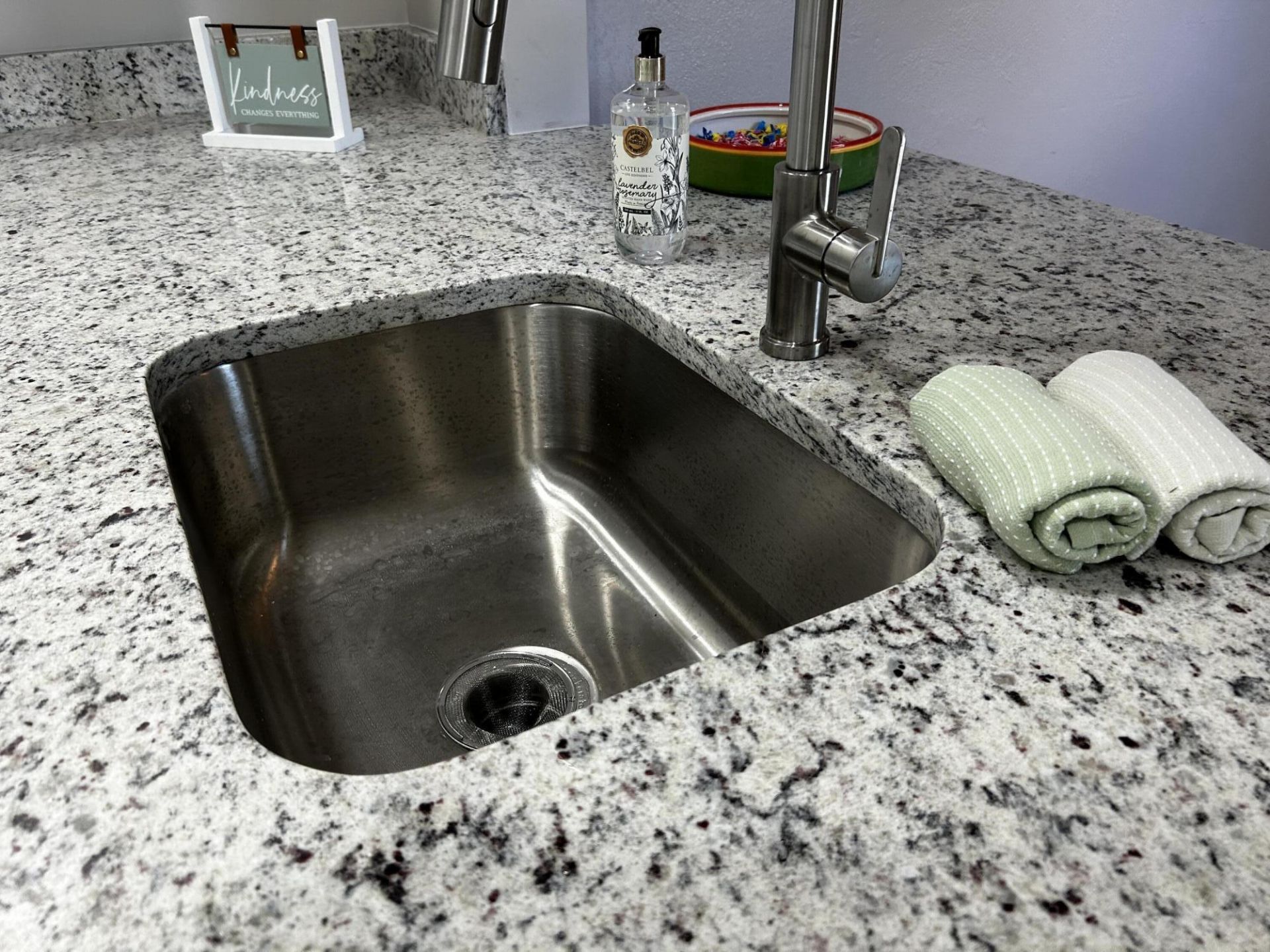 2319 Kent Avenue Photo 15