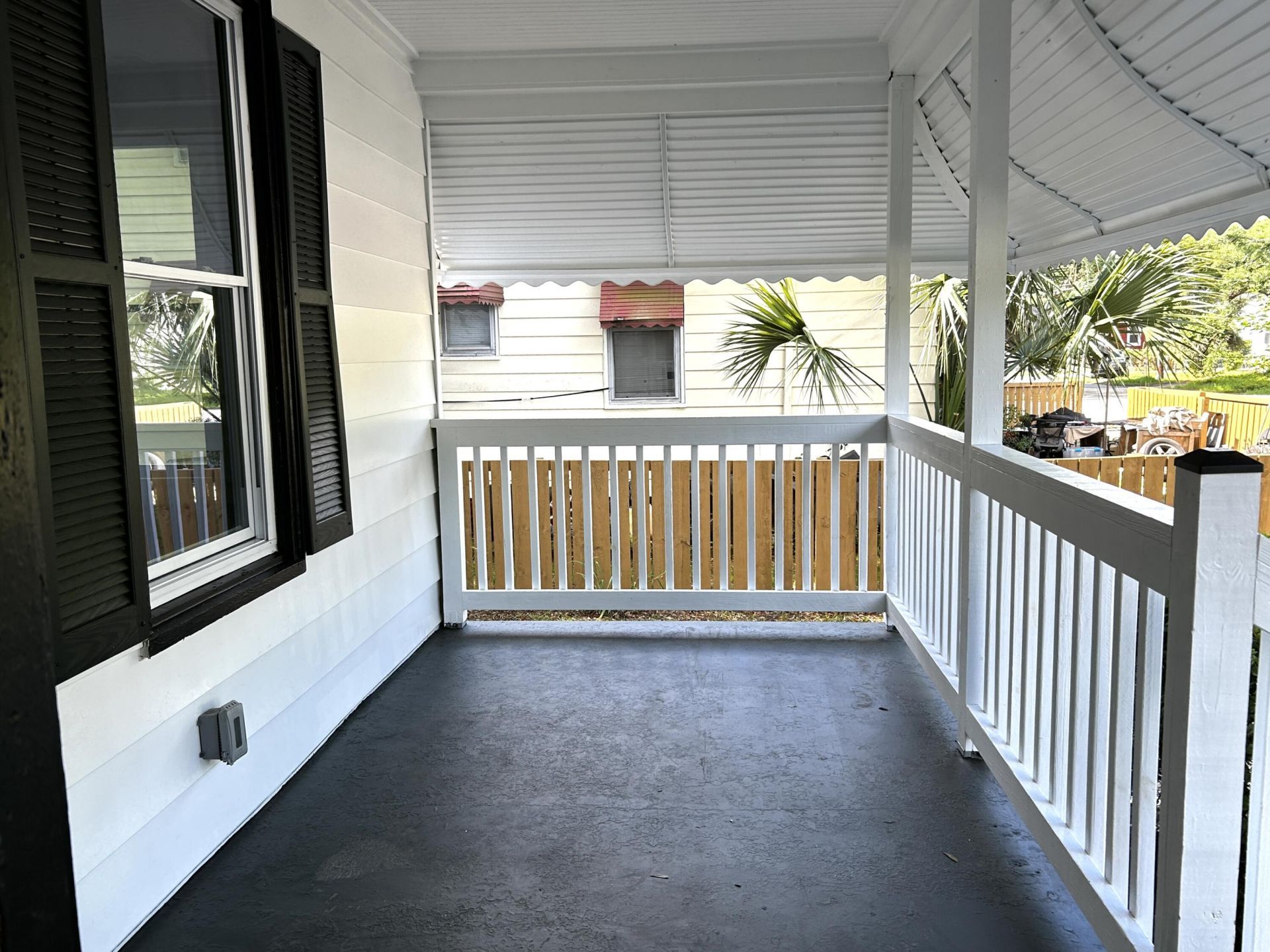 2319 Kent Avenue Photo 4