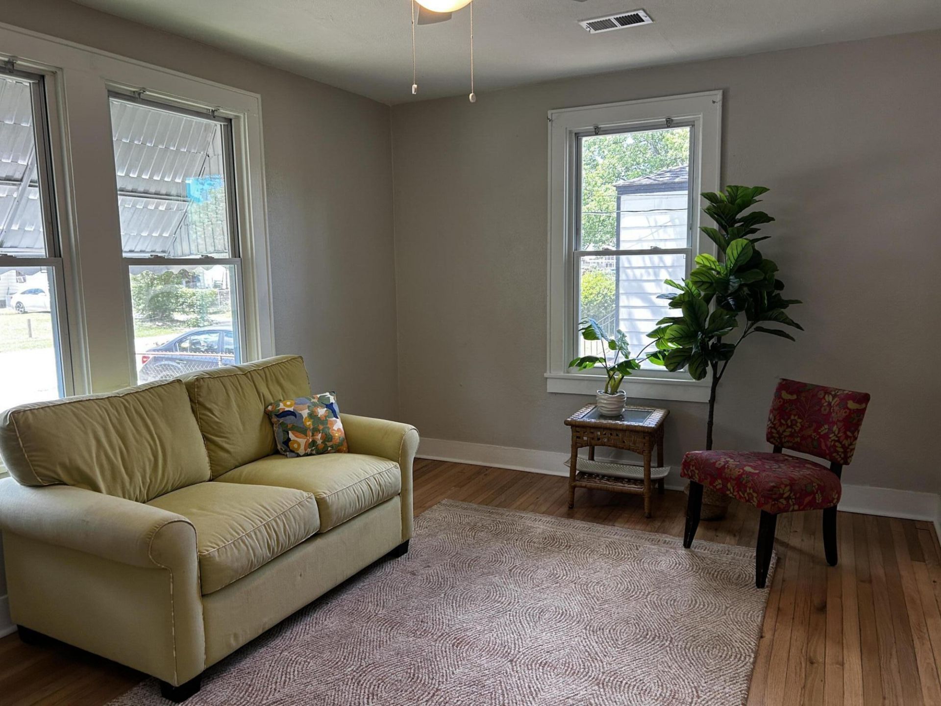 2319 Kent Avenue Photo 5