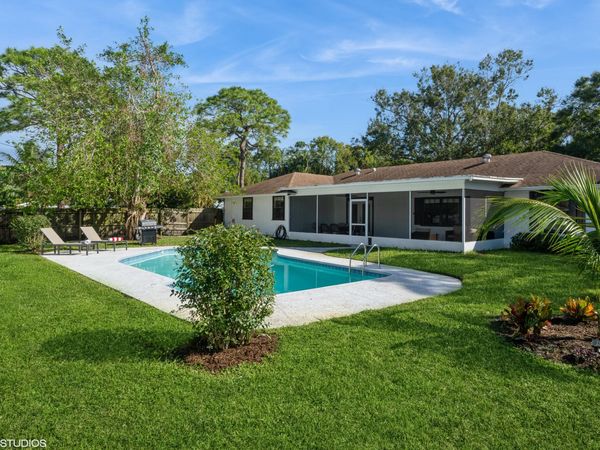 595 11th Avenue, Vero Beach, FL 32962