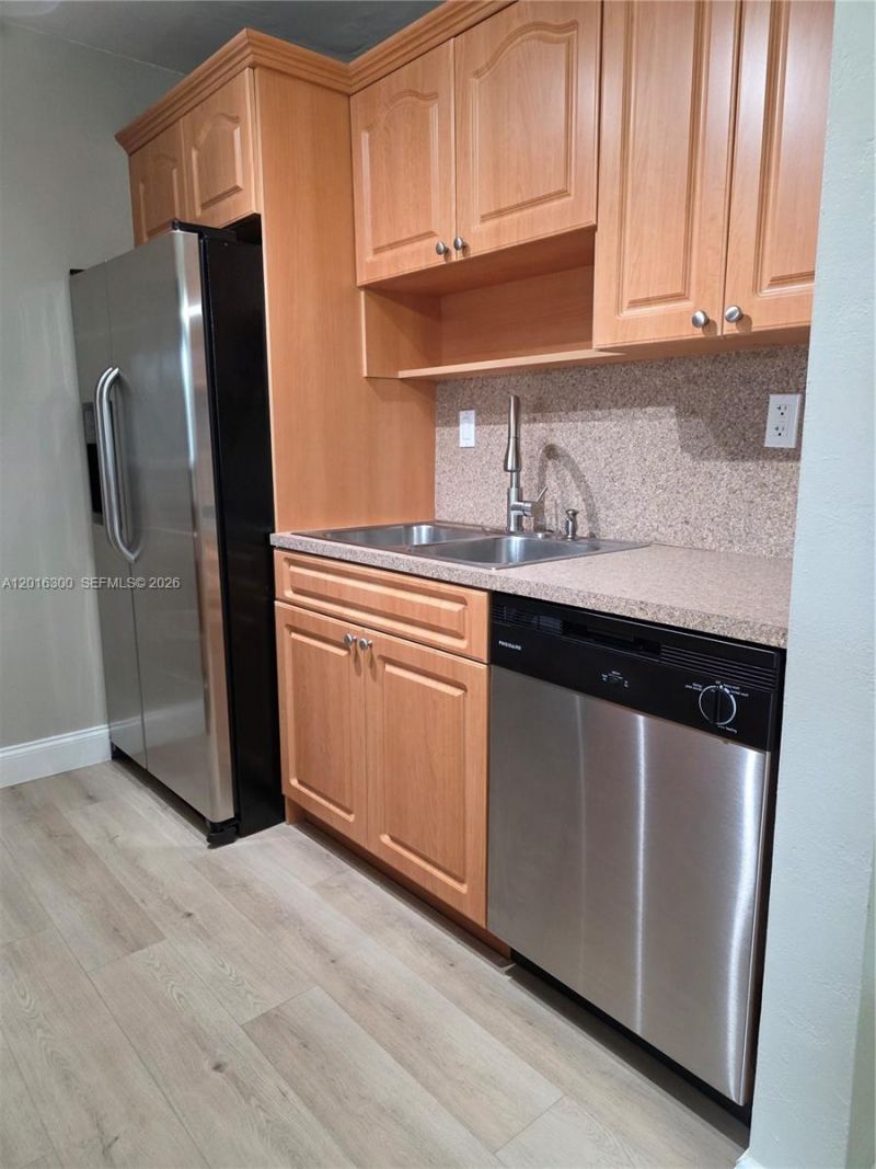 10765 SW 108th Ave, Unit 104, Miami, FL 33176 Photo
