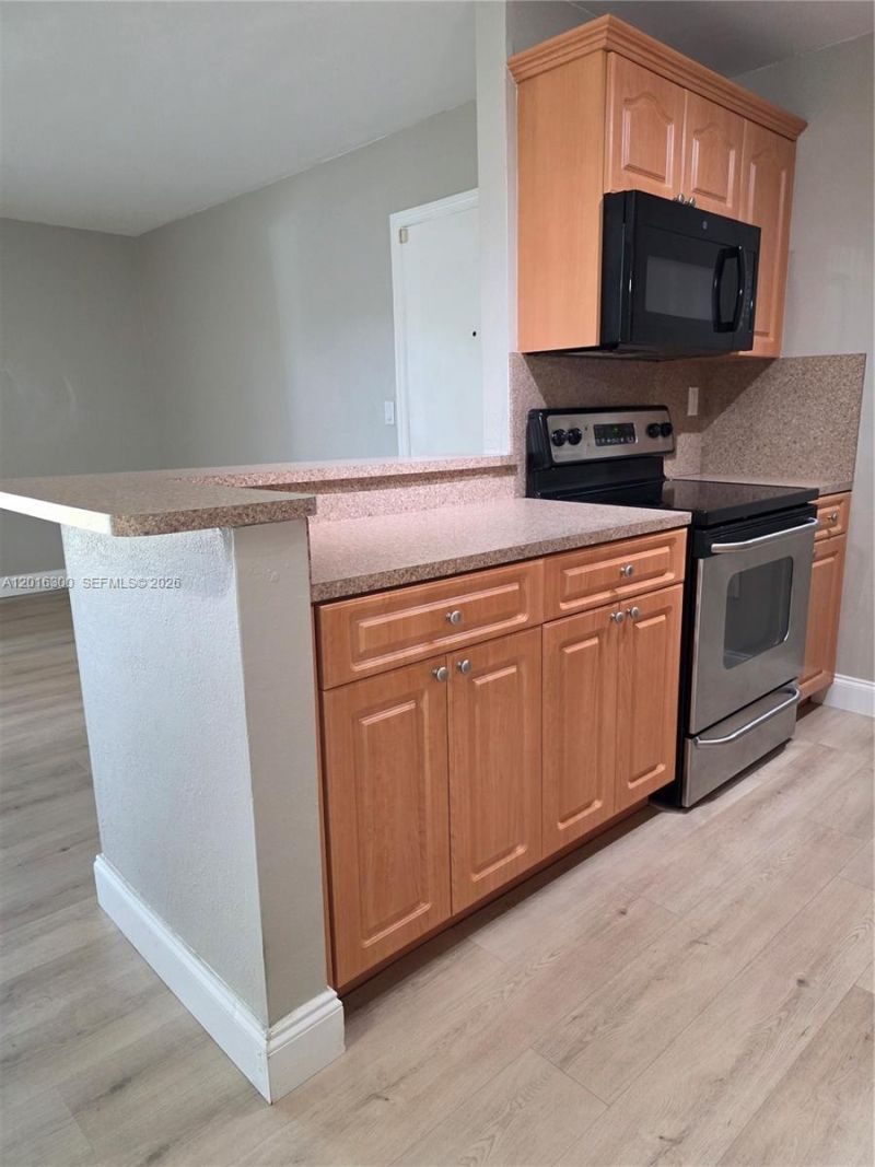 10765 SW 108th Ave, Unit 104, Miami, FL 33176 Photo