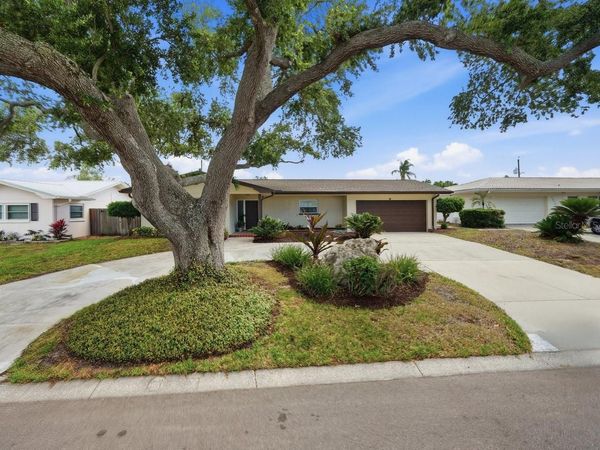 3650 SHADY BLUFFS DRIVE , LARGO, FL 33770