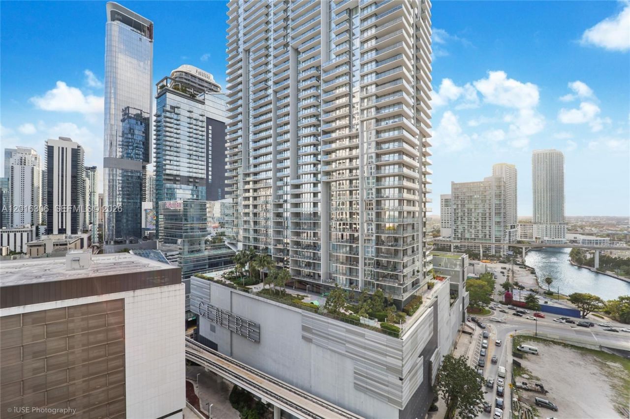 31 SE 6th St , Unit 2207, Miami, FL 33131 Photo
