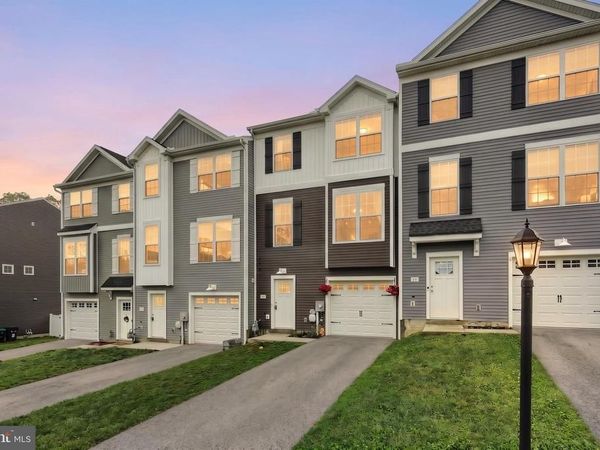 63 OVERLOOK DRIVE, HANOVER, PA 17331